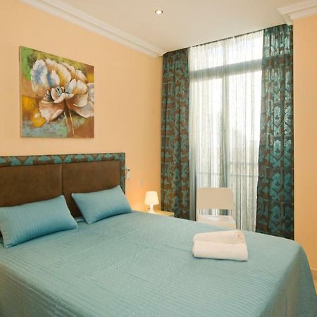 Sliema Duplex 1 Bedroom Apartment With 2 Bathrooms- Sleep 4 Bagian luar foto