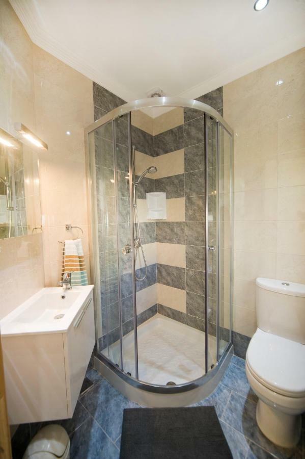 Sliema Duplex 1 Bedroom Apartment With 2 Bathrooms- Sleep 4 Bagian luar foto